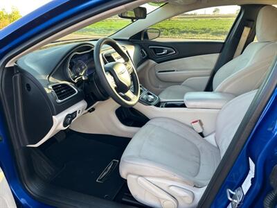 2016 Chrysler 200 Limited   - Photo 9 - South Sioux City, NE 68776