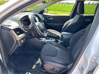 2016 Jeep Cherokee Latitude   - Photo 10 - South Sioux City, NE 68776