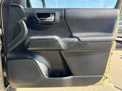 2017 Toyota Tacoma TRD Sport   - Photo 19 - South Sioux City, NE 68776