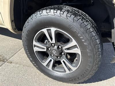 2017 Toyota Tacoma TRD Sport   - Photo 13 - South Sioux City, NE 68776