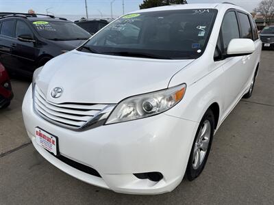 2017 Toyota Sienna LE Mobility 7-Passenger   - Photo 1 - South Sioux City, NE 68776
