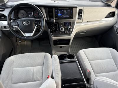 2017 Toyota Sienna LE Mobility 7-Passenger   - Photo 21 - South Sioux City, NE 68776