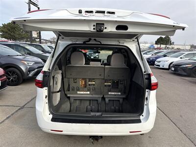 2017 Toyota Sienna LE Mobility 7-Passenger   - Photo 18 - South Sioux City, NE 68776