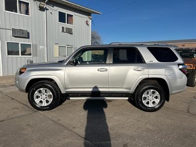 2014 Toyota 4Runner SR5   - Photo 2 - South Sioux City, NE 68776