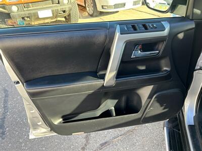 2014 Toyota 4Runner SR5   - Photo 11 - South Sioux City, NE 68776