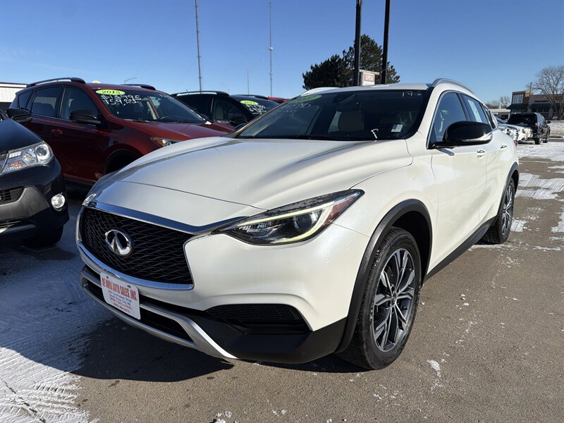2017 INFINITI QX30 Luxury   - Photo 1 - South Sioux City, NE 68776