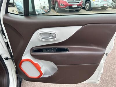 2017 Jeep Renegade Limited   - Photo 19 - South Sioux City, NE 68776