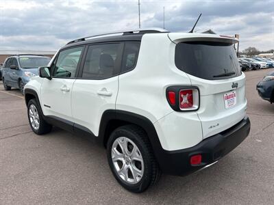 2017 Jeep Renegade Limited   - Photo 3 - South Sioux City, NE 68776