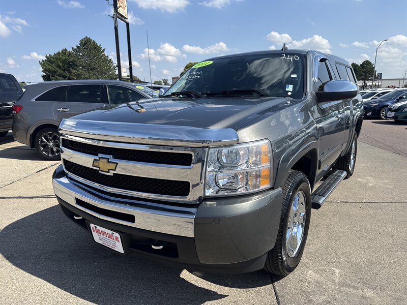 2011 Chevrolet Silverado 1500 LT   - Photo 1 - South Sioux City, NE 68776
