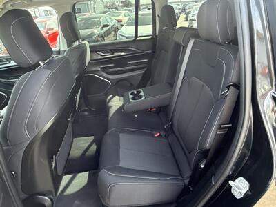 2022 Jeep Grand Cherokee Laredo   - Photo 19 - South Sioux City, NE 68776