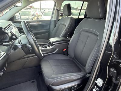 2022 Jeep Grand Cherokee Laredo   - Photo 17 - South Sioux City, NE 68776