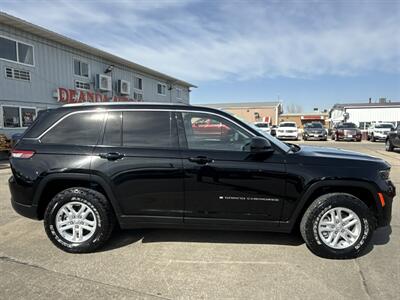 2022 Jeep Grand Cherokee Laredo   - Photo 8 - South Sioux City, NE 68776