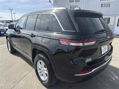 2022 Jeep Grand Cherokee Laredo   - Photo 4 - South Sioux City, NE 68776