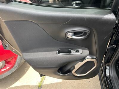 2017 Jeep Renegade Sport   - Photo 15 - South Sioux City, NE 68776