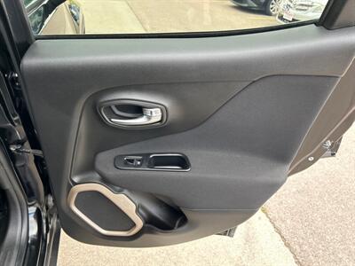 2017 Jeep Renegade Sport   - Photo 18 - South Sioux City, NE 68776