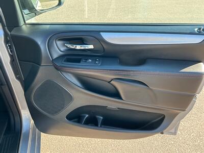2016 Dodge Grand Caravan R/T   - Photo 18 - South Sioux City, NE 68776