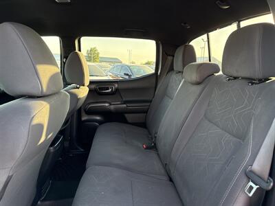 2017 Toyota Tacoma TRD Sport   - Photo 15 - South Sioux City, NE 68776