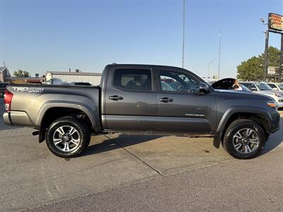 2017 Toyota Tacoma TRD Sport   - Photo 8 - South Sioux City, NE 68776