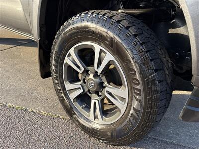 2017 Toyota Tacoma TRD Sport   - Photo 12 - South Sioux City, NE 68776