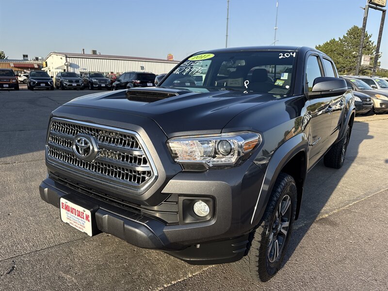 2017 Toyota Tacoma TRD Sport   - Photo 1 - South Sioux City, NE 68776