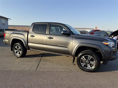 2017 Toyota Tacoma TRD Sport   - Photo 9 - South Sioux City, NE 68776