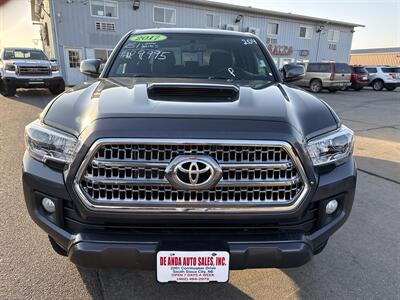 2017 Toyota Tacoma TRD Sport   - Photo 11 - South Sioux City, NE 68776
