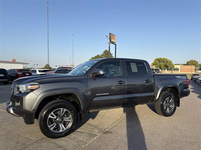 2017 Toyota Tacoma TRD Sport   - Photo 2 - South Sioux City, NE 68776