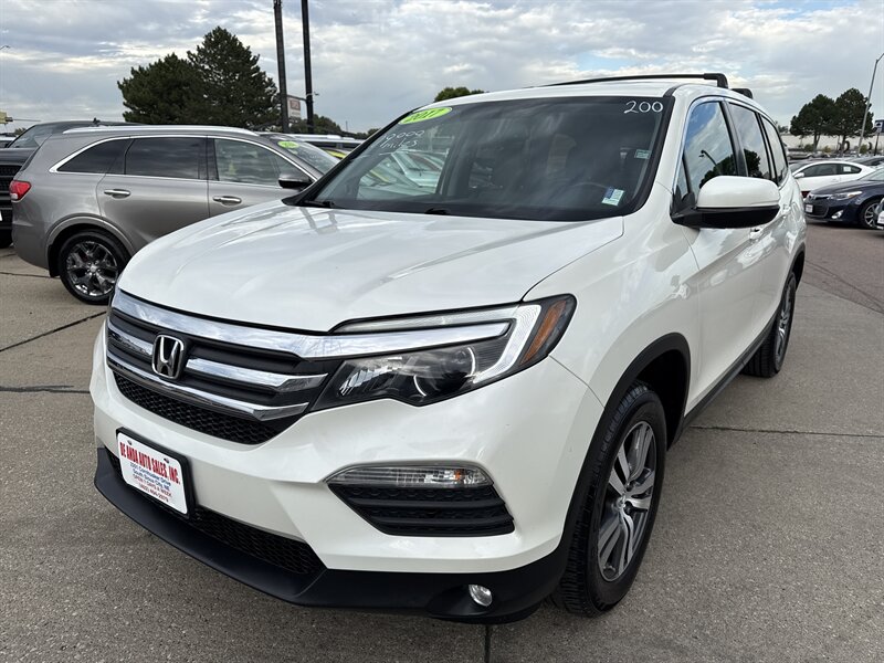 2017 Honda Pilot EX-L   - Photo 1 - South Sioux City, NE 68776