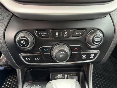 2017 Jeep Cherokee Trailhawk   - Photo 30 - South Sioux City, NE 68776