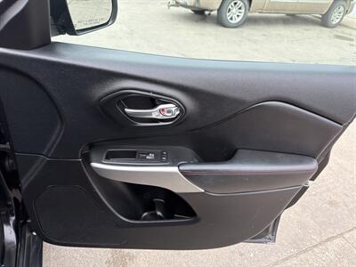 2017 Jeep Cherokee Trailhawk   - Photo 24 - South Sioux City, NE 68776