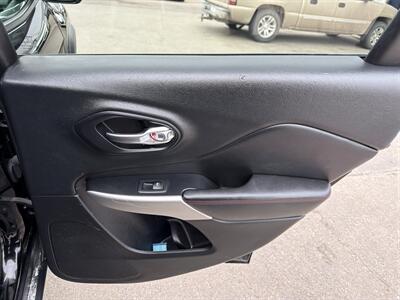 2017 Jeep Cherokee Trailhawk   - Photo 22 - South Sioux City, NE 68776