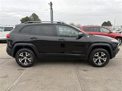 2017 Jeep Cherokee Trailhawk   - Photo 9 - South Sioux City, NE 68776