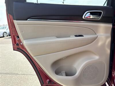 2015 Jeep Grand Cherokee Overland   - Photo 18 - South Sioux City, NE 68776