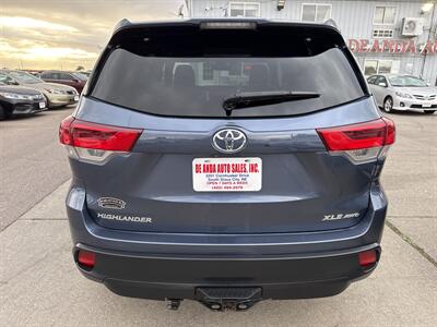 2017 Toyota Highlander XLE   - Photo 6 - South Sioux City, NE 68776