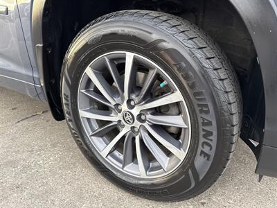 2017 Toyota Highlander XLE   - Photo 13 - South Sioux City, NE 68776