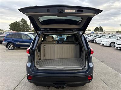2017 Toyota Highlander XLE   - Photo 19 - South Sioux City, NE 68776