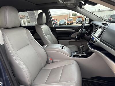 2017 Toyota Highlander XLE   - Photo 20 - South Sioux City, NE 68776