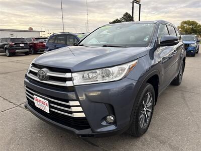 2017 Toyota Highlander XLE   - Photo 1 - South Sioux City, NE 68776