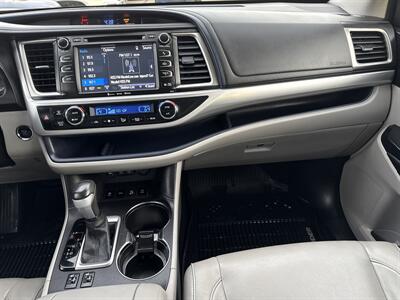 2017 Toyota Highlander XLE   - Photo 24 - South Sioux City, NE 68776