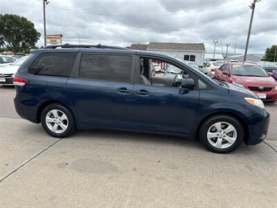 2011 Toyota Sienna LE 8-Passenger   - Photo 9 - South Sioux City, NE 68776