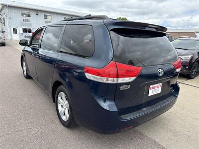 2011 Toyota Sienna LE 8-Passenger   - Photo 5 - South Sioux City, NE 68776