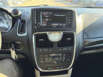 2013 Chrysler Town and Country Touring   - Photo 25 - South Sioux City, NE 68776