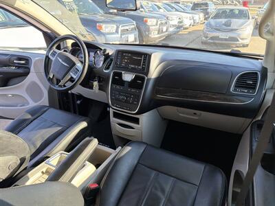 2013 Chrysler Town and Country Touring   - Photo 22 - South Sioux City, NE 68776