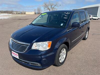 2013 Chrysler Town & Country Touring   - Photo 1 - South Sioux City, NE 68776