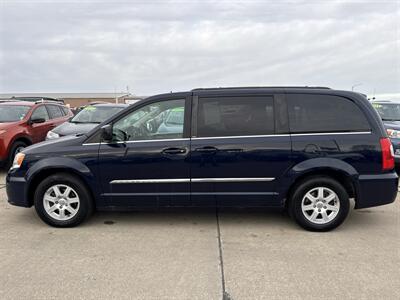 2013 Chrysler Town and Country Touring   - Photo 3 - South Sioux City, NE 68776