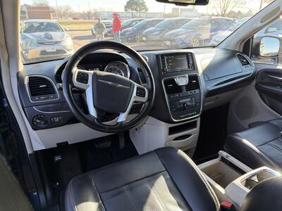 2013 Chrysler Town and Country Touring   - Photo 17 - South Sioux City, NE 68776