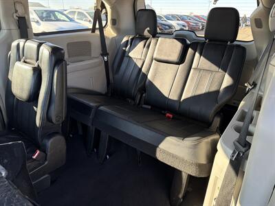 2013 Chrysler Town and Country Touring   - Photo 18 - South Sioux City, NE 68776