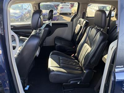 2013 Chrysler Town and Country Touring   - Photo 16 - South Sioux City, NE 68776