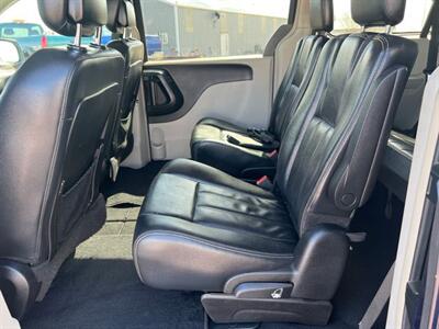 2013 Chrysler Town & Country Touring   - Photo 17 - South Sioux City, NE 68776