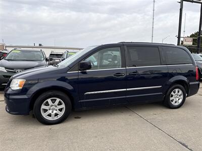 2013 Chrysler Town and Country Touring   - Photo 2 - South Sioux City, NE 68776